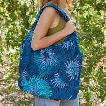 Load image into Gallery viewer, Compact Kitenge Tote Bag- &quot;Chrysanthemum&quot;