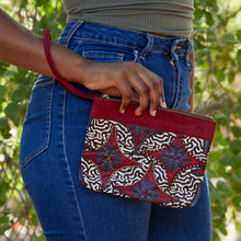 Load image into Gallery viewer, Wristlet Purse- &quot;Berry&quot;