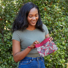 Load image into Gallery viewer, Wristlet Purse- &quot;Chrysanthemum&quot;